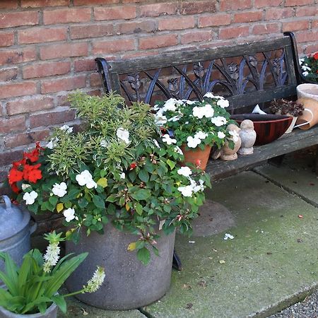 Biedermeier Born Esterno foto