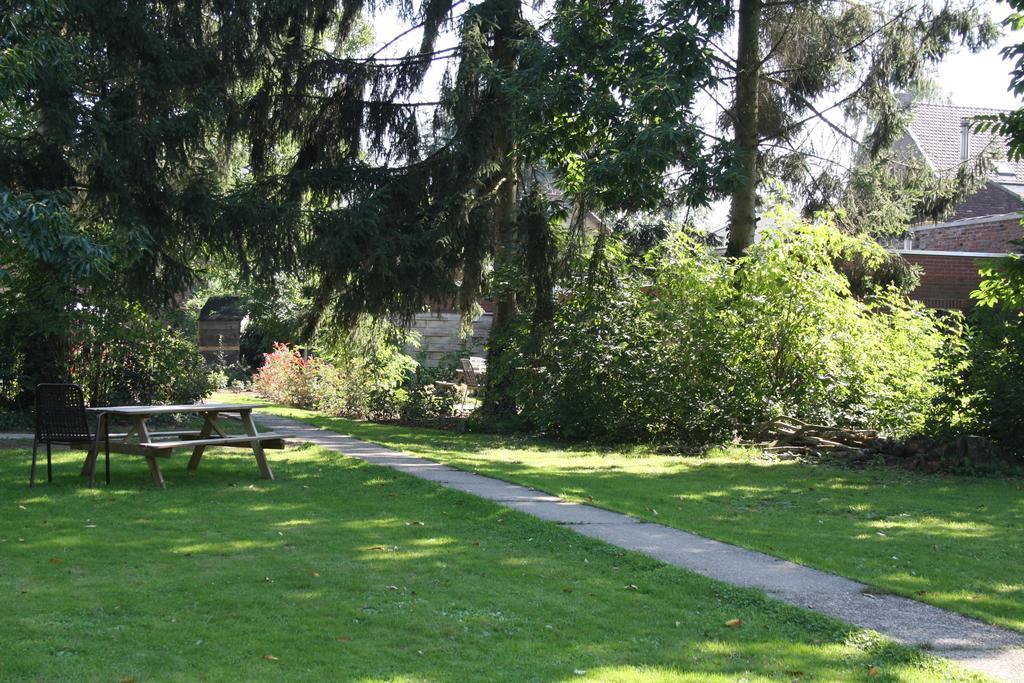 Biedermeier Born Esterno foto