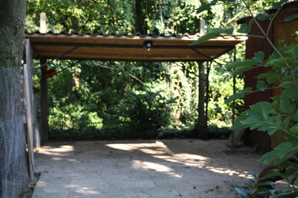 Biedermeier Born Esterno foto